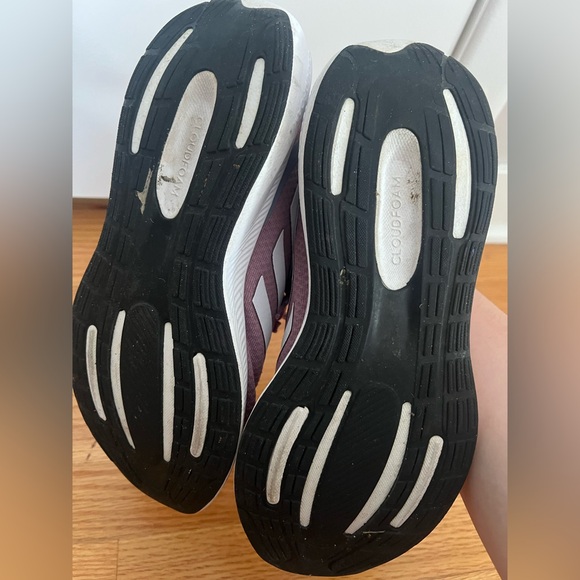 Women’s Adidas Cloud Foam Sneakers - Picture 7 of 8